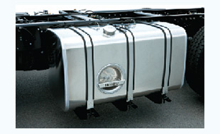 CE Series Locking Fuel Tank with Step